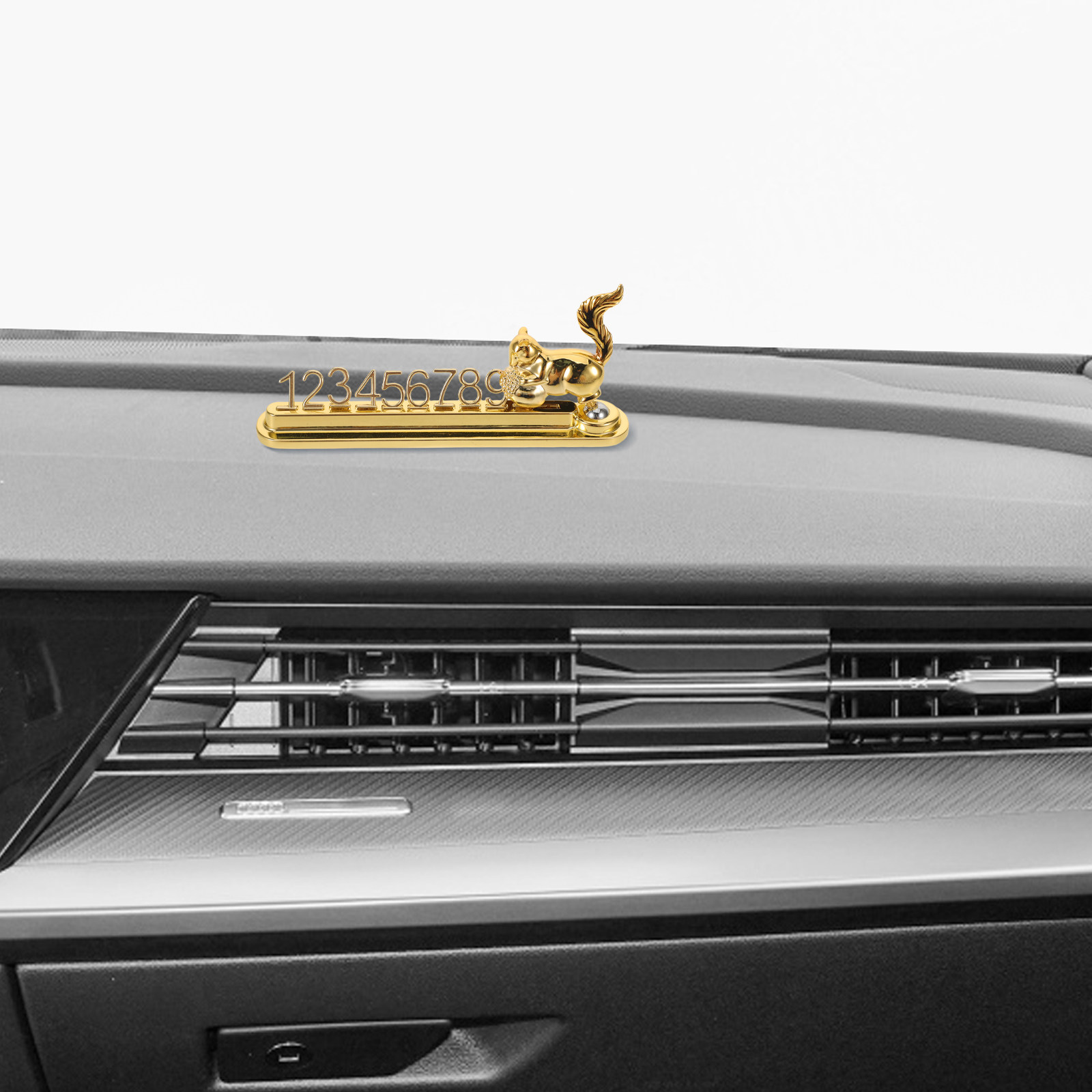 リスのデザインが施された、一時駐車用の金属製プレート。車両の - Phone Accessories Design Shop のレビューと価格