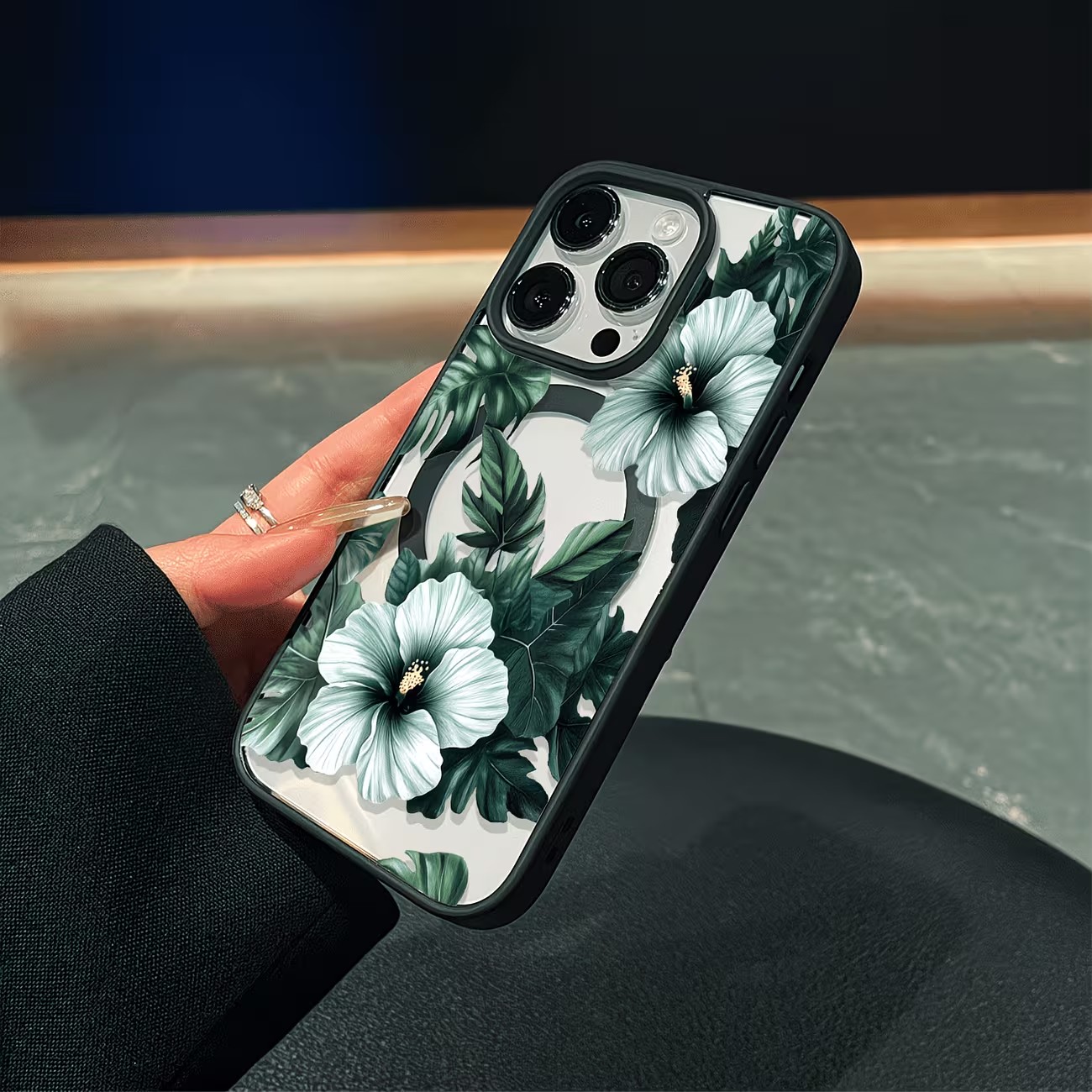 グリーンフローラルプリントのiPhoneケース iPhone - Phone Case Clear のレビューと価格