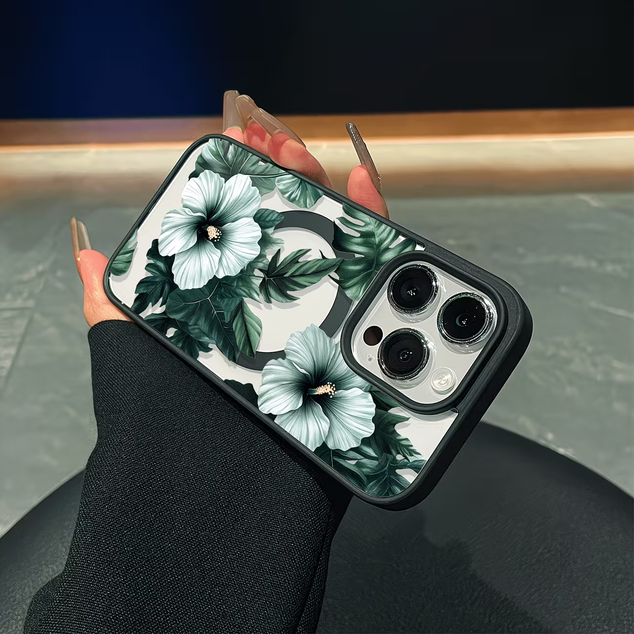 グリーンフローラルプリントのiPhoneケース iPhone - Phone Case Clear のレビューと価格